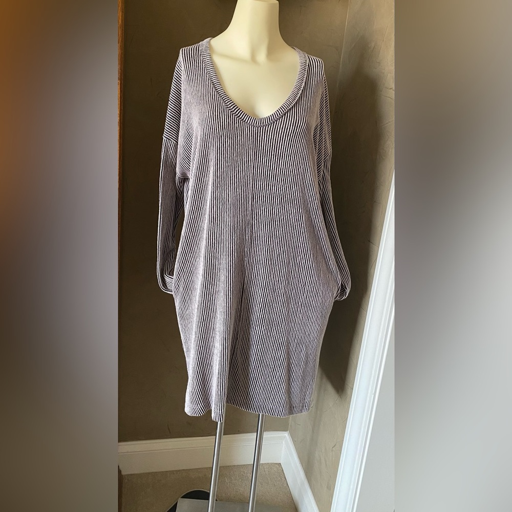 Lush Vertical striped pockets Oversize T shirt Casual dress long sleeve, S